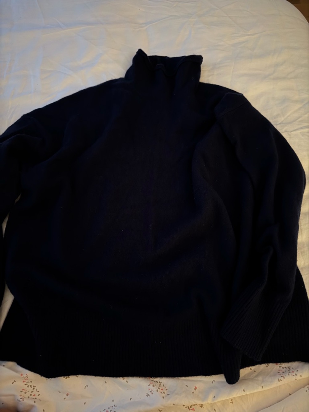 Nordstrom 100% Cashmere Turtleneck Sweater Size S Navy Oversized - Picture 3 of 6